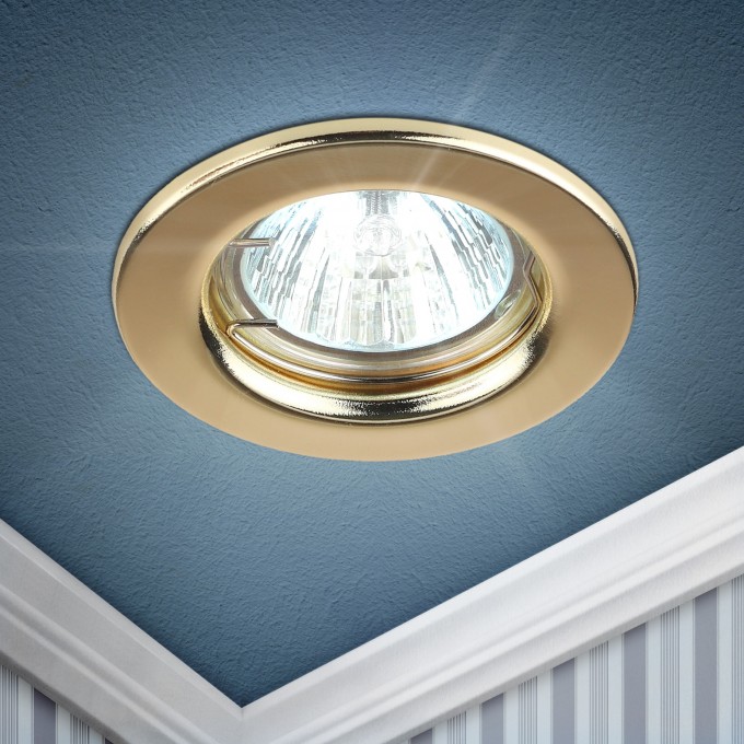 Светильник ЭРА ST1 GD штампованный MR16 12V/220V 50W золото C0043798 Светильник ЭРА ST1 GD штампованный MR16 12V/220V 50W золото C0043798