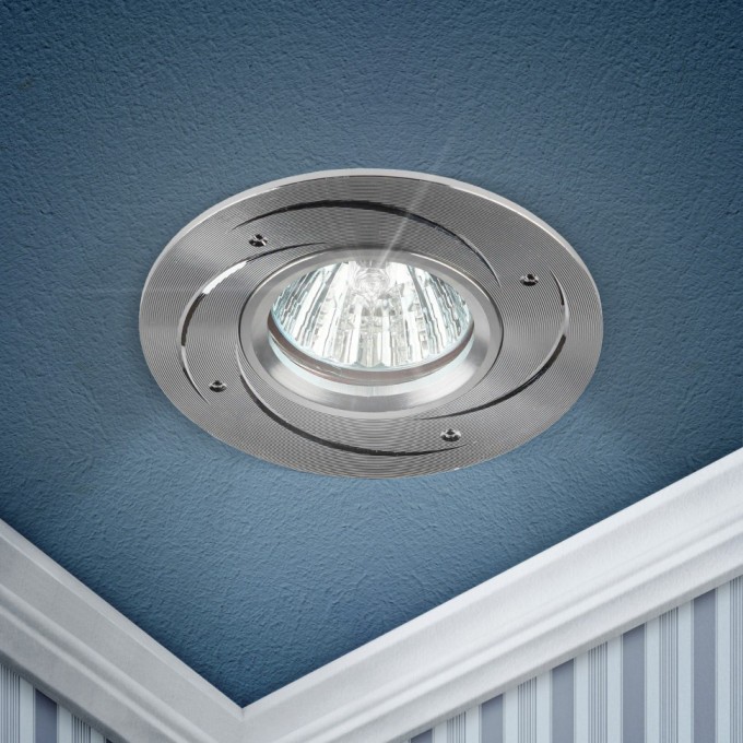 Светильник ЭРА KL43 SL /1 литой "алюминевый" MR16 12V/220V 50W серебро B0049562 Светильник ЭРА KL43 SL /1 литой "алюминевый" MR16 12V/220V 50W серебро B0049562